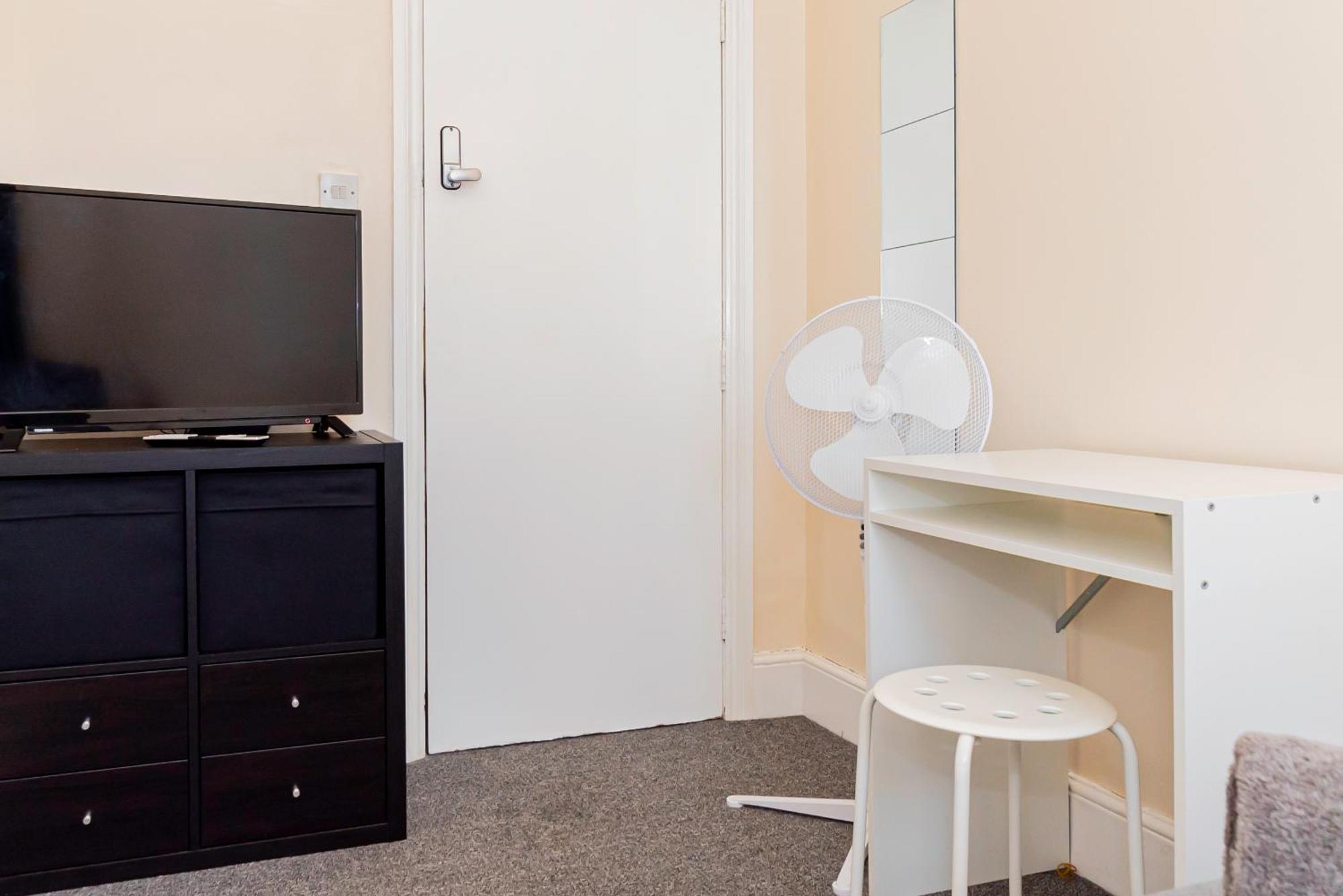 Shirley House 5, Guest House, Self Catering, Self Check In With Smart Locks, Use Of Fully Equipped Kitchen, Close To City Centre, Ideal For Longer Stays And Fawley Contractors Southampton Exterior foto