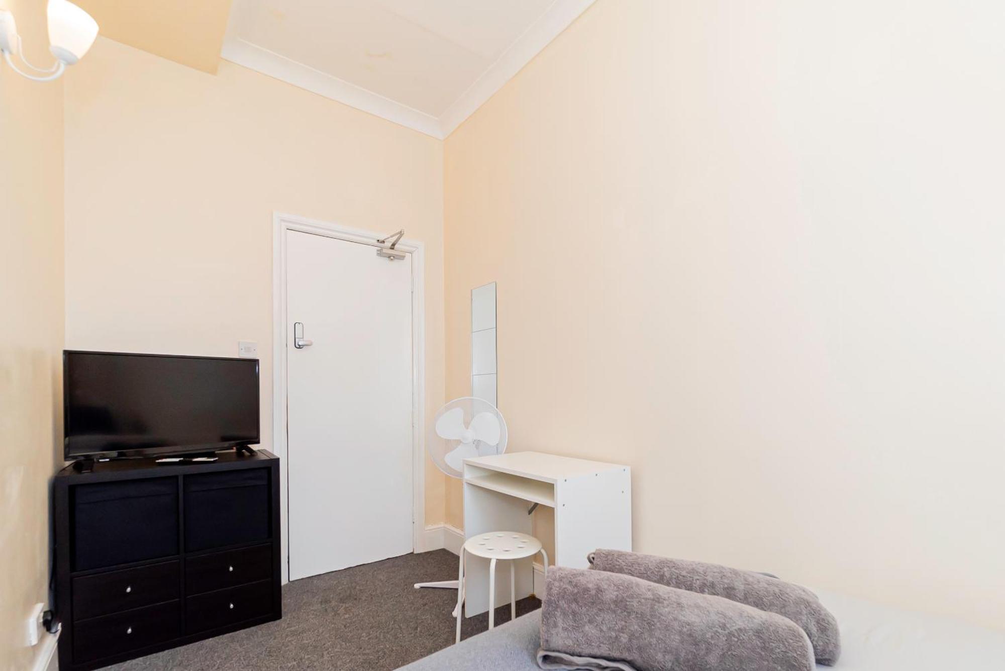 Shirley House 5, Guest House, Self Catering, Self Check In With Smart Locks, Use Of Fully Equipped Kitchen, Close To City Centre, Ideal For Longer Stays And Fawley Contractors Southampton Exterior foto
